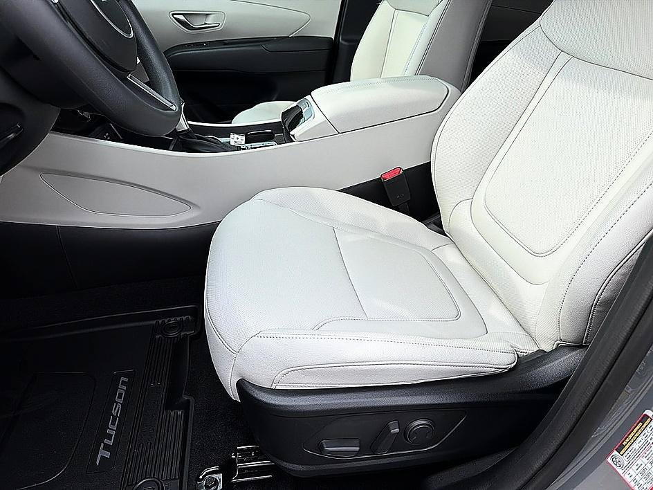 New 2026 Hampton Gray Hyundai SEL Plus FWD image 24