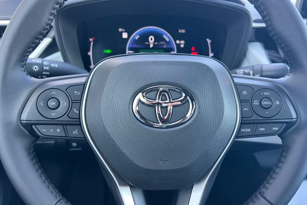 New 2026 Wind Chill Pearl Toyota Hybrid SE image 22