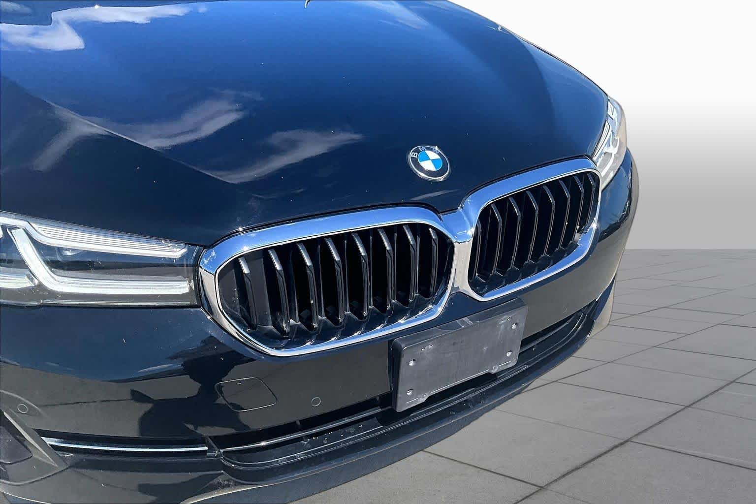 Used 2023 Jet Black BMW 530i image 28