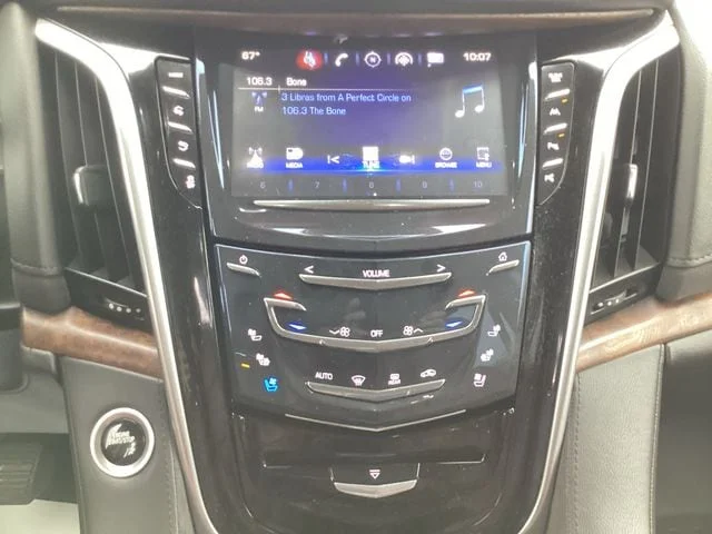 Used 2020 Crystal White Cadillac Luxury image 11