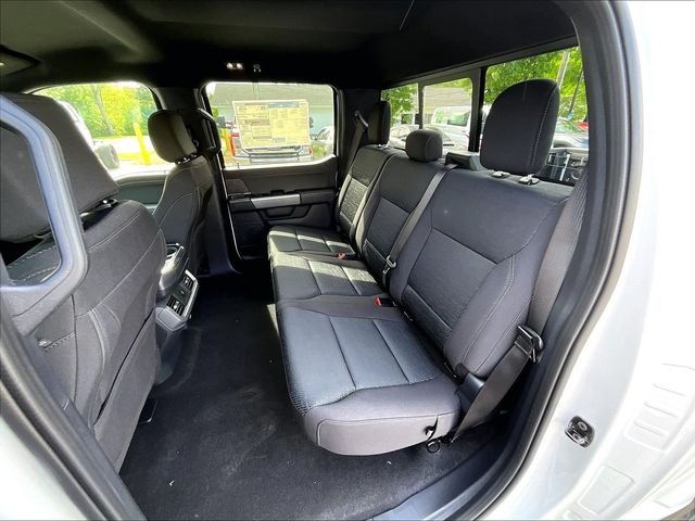 New 2026 Oxford White Ford XLT image 11