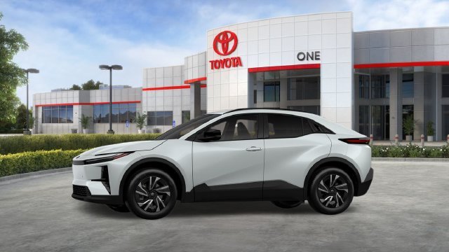 New 2027 Wind Chill Pearl <sup>1</sup> Toyota  SE image 6