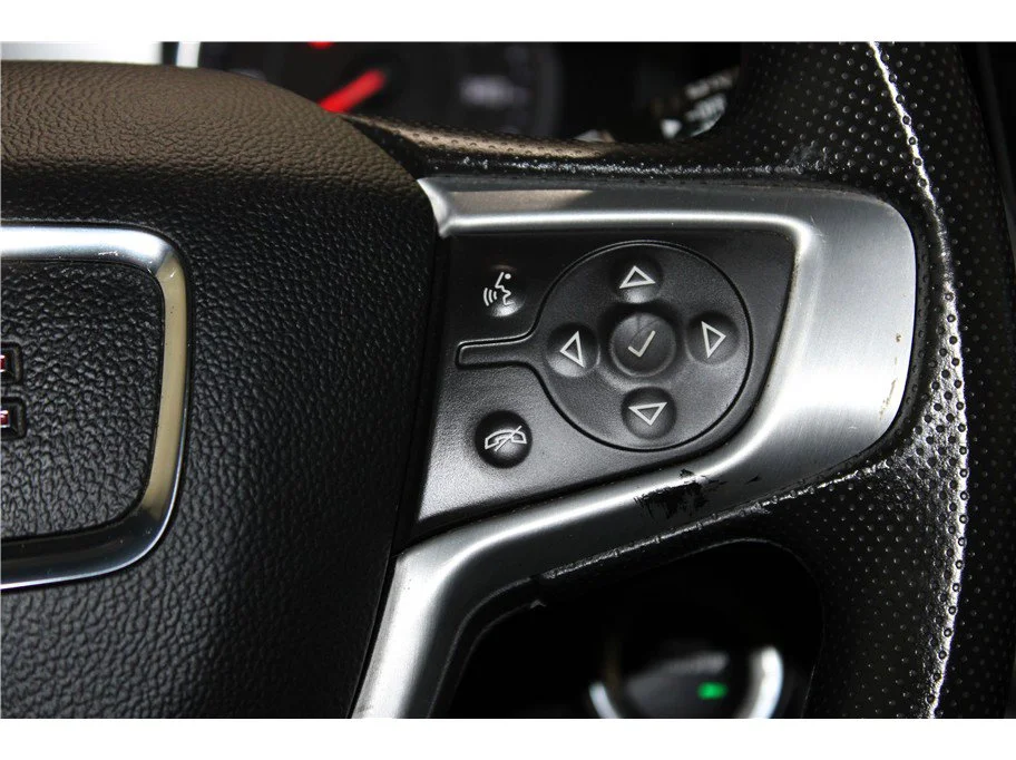 Used 2022 Summit White GMC SLE image 27