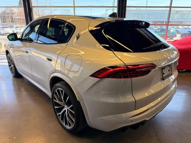 Used 2023 White Maserati Modena image 4