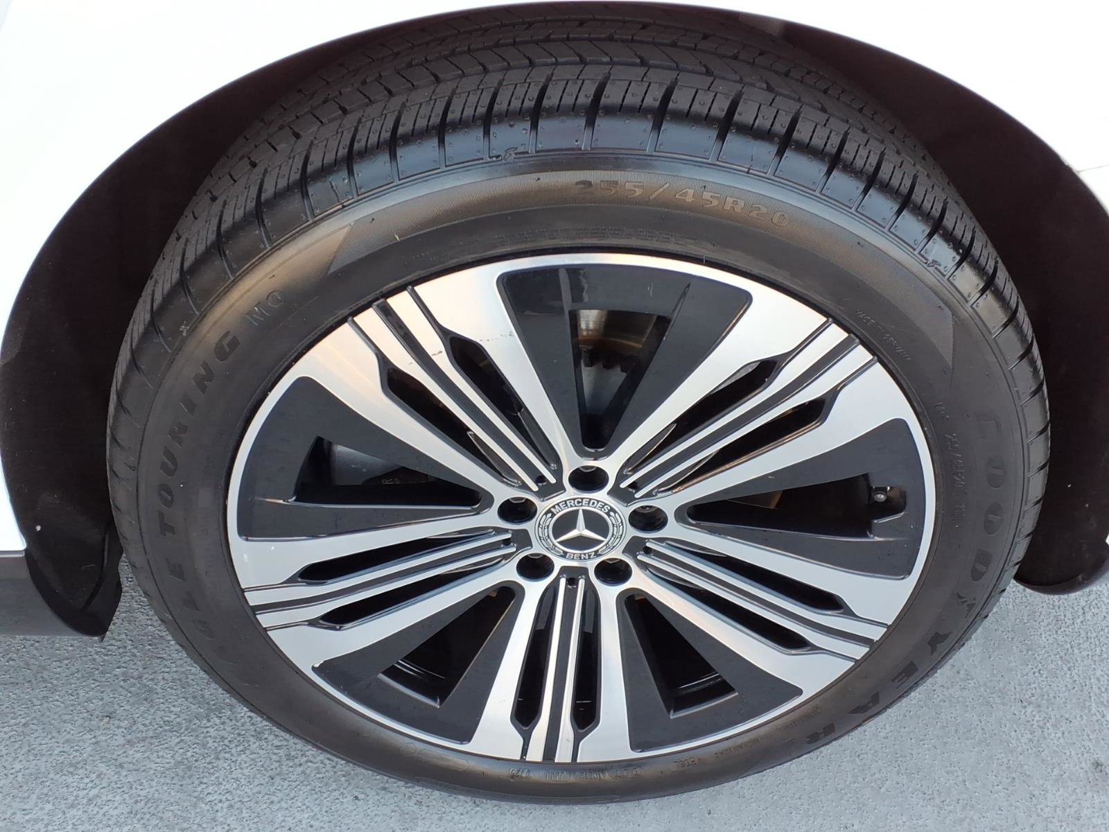 Certified Used 2023 Polar White Mercedes-Benz EQS450V image 24