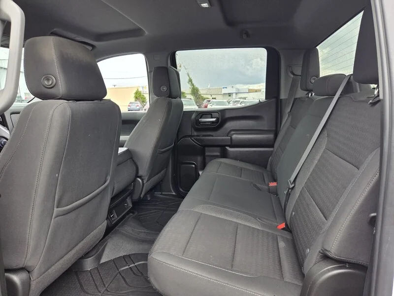 Used 2022 Summit White CHEVROLET CUSTOM image 11