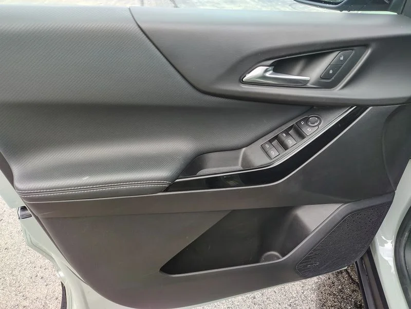 Used 2025 Green Chevrolet LT image 14