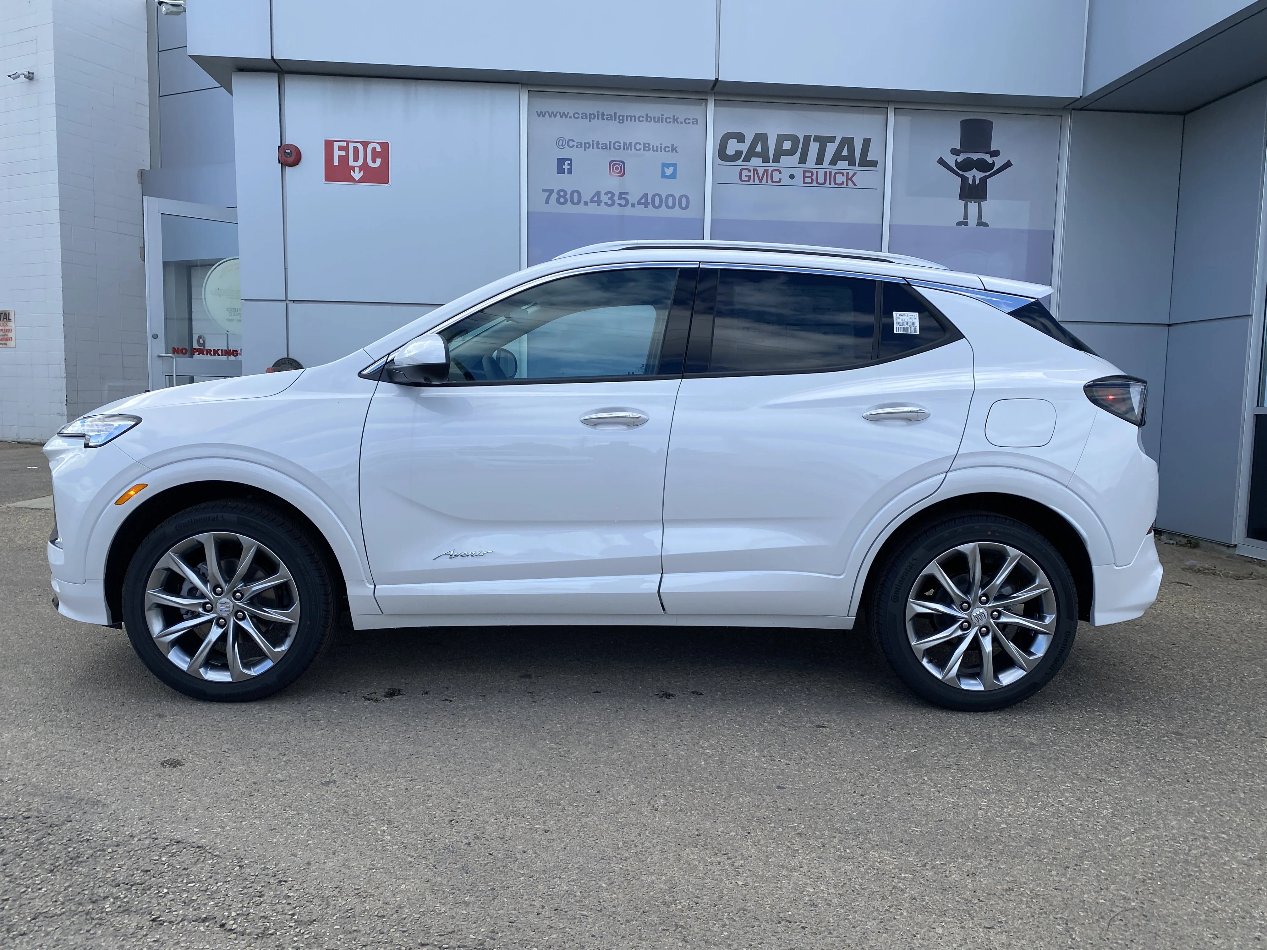 New 2026 WHITE FROST TRICOAT Buick Avenir image 3