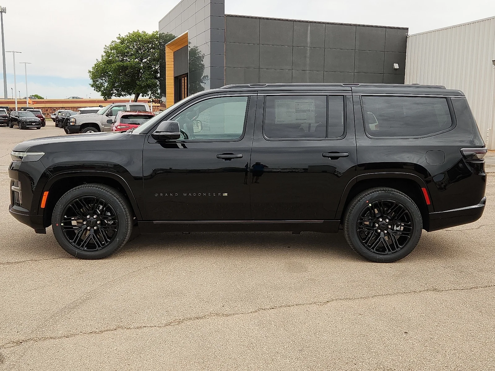 New 2026 High Gloss Black Jeep LIMITED RESERVE 4X4 image 2