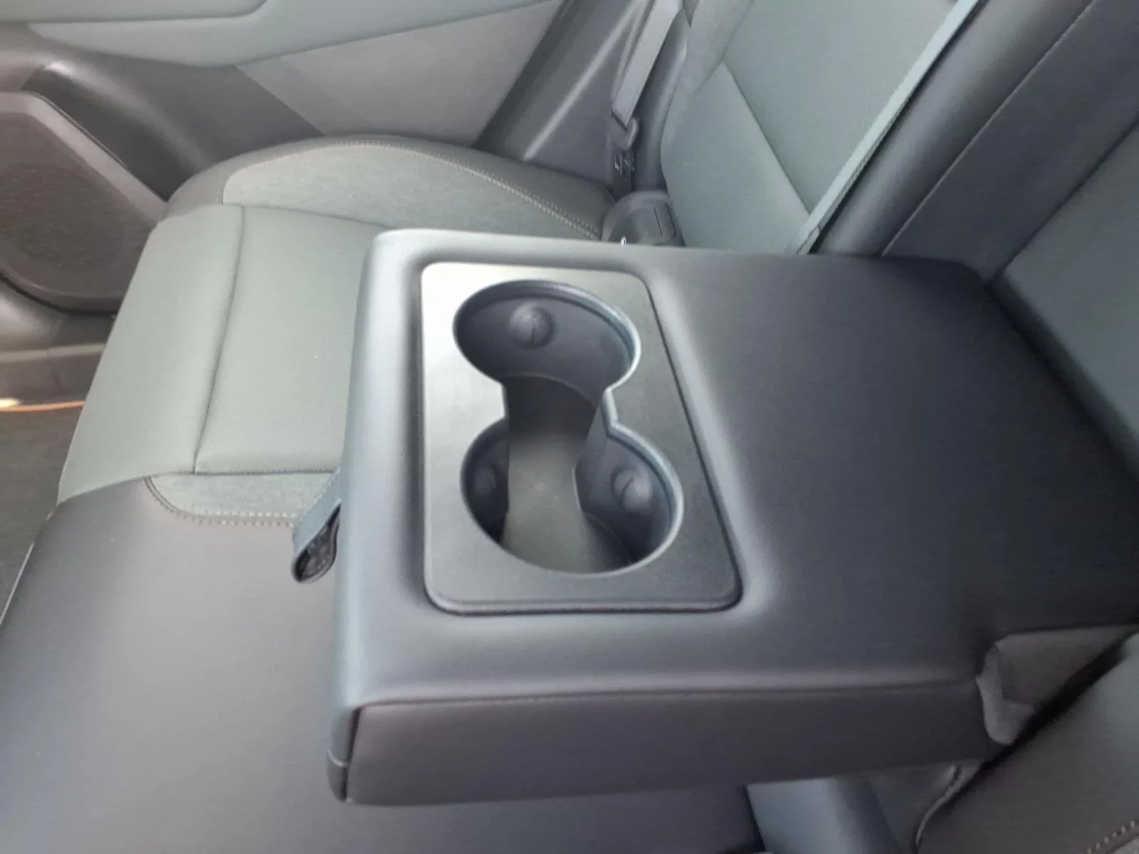 2027 GMC Terrain AT4 - Photo 8