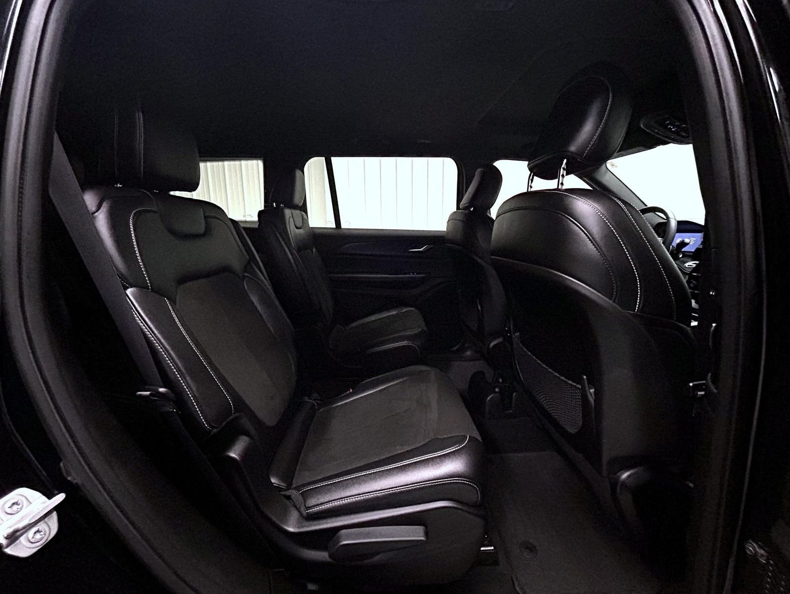 Used 2023 Black Jeep Altitude image 18