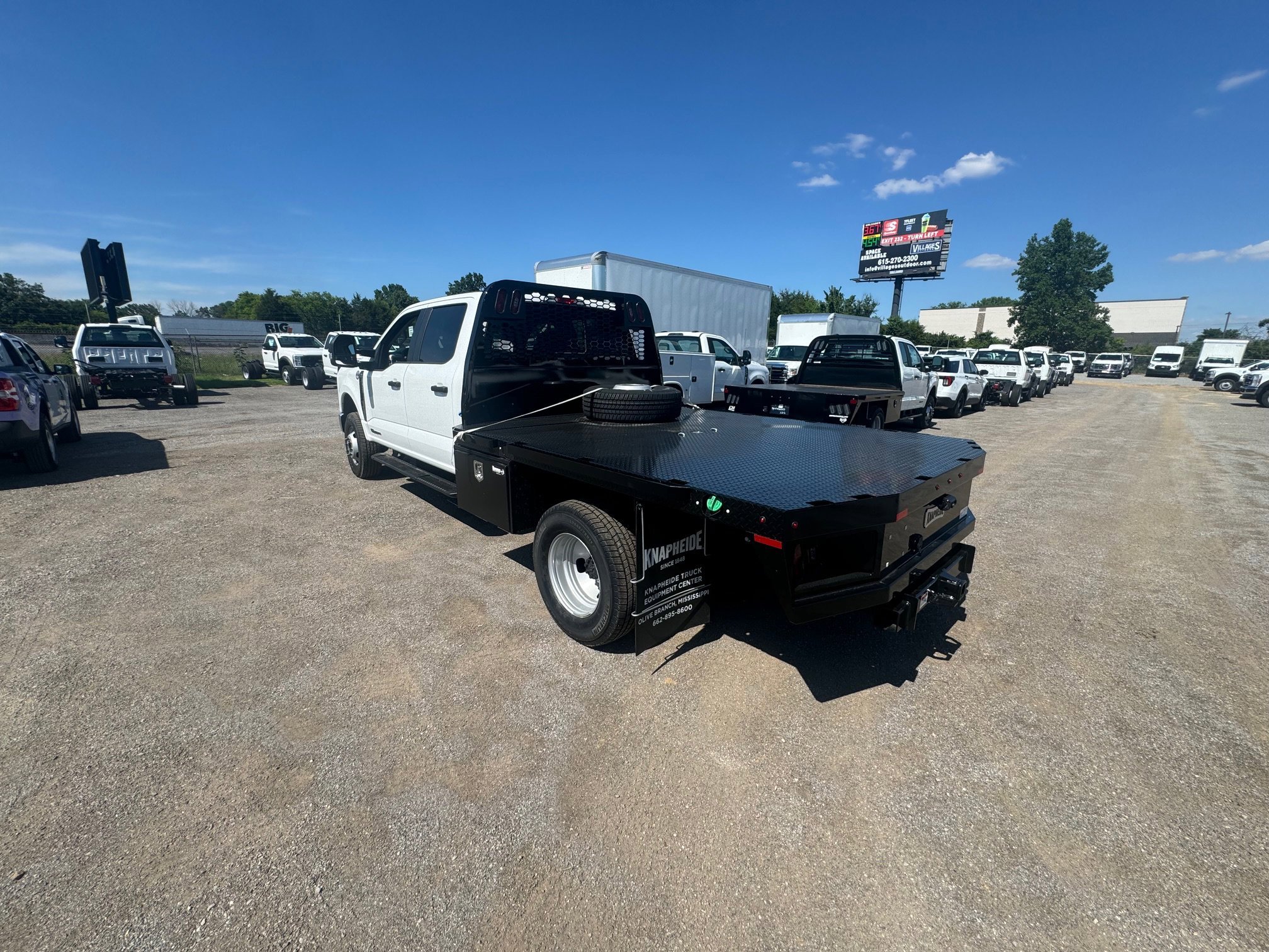 New 2026 Oxford White Ford F-350® XL image 4