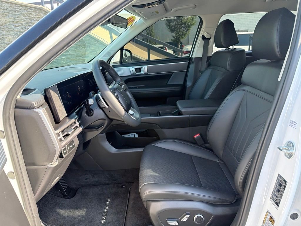 Used 2024 White Hyundai SEL image 10