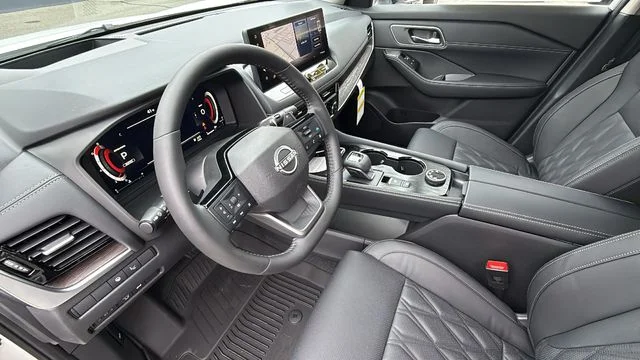 2026 Nissan Rogue Platinum - Photo 10