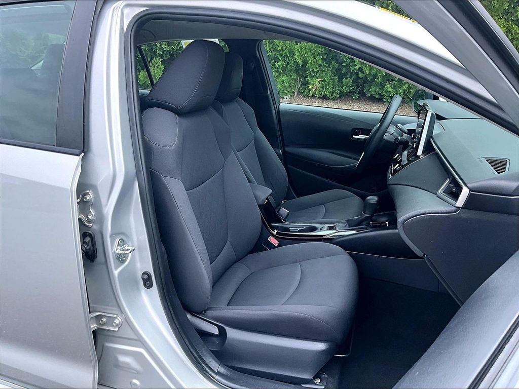 Used 2020 Silver Toyota LE image 11