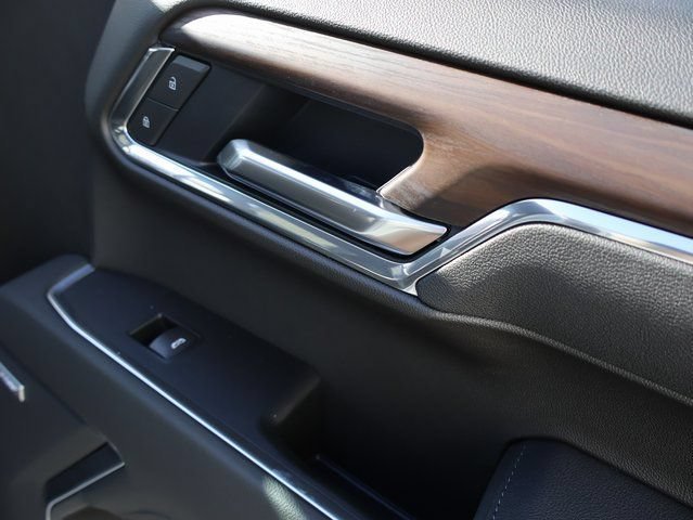 2026 GMC Sierra 1500 SLT - Photo 10