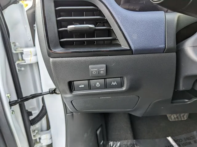 New 2026 Aspen White TriCoat Nissan SL image 22