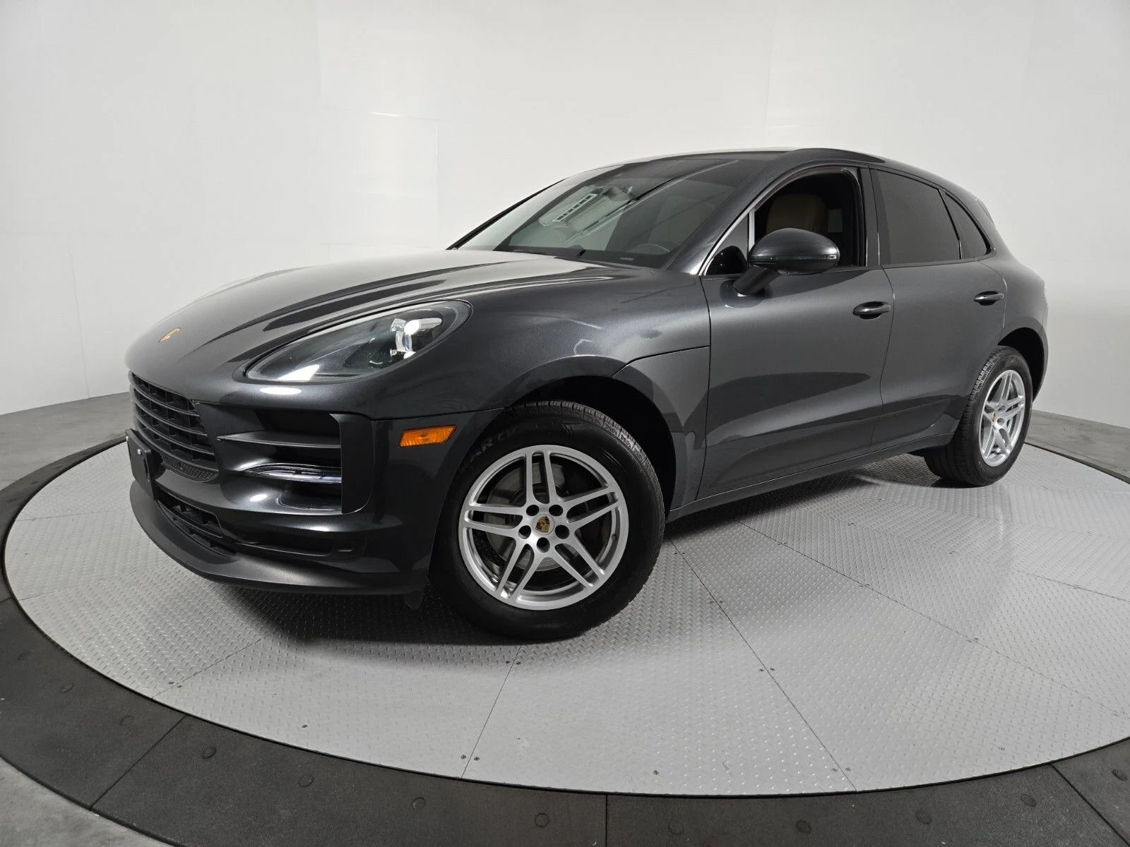 2020 Porsche Macan -'s photo