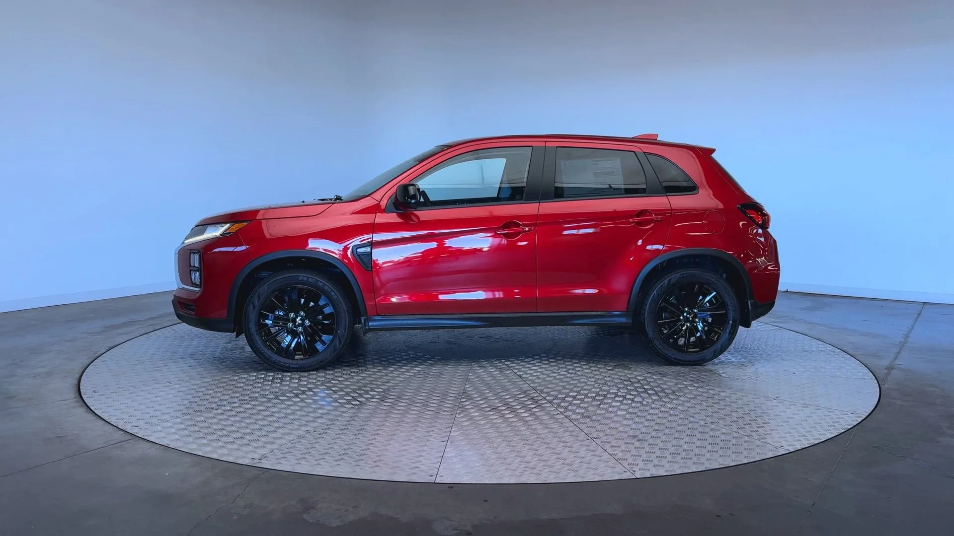 New 2026 Red Diamond Mitsubishi LE image 5