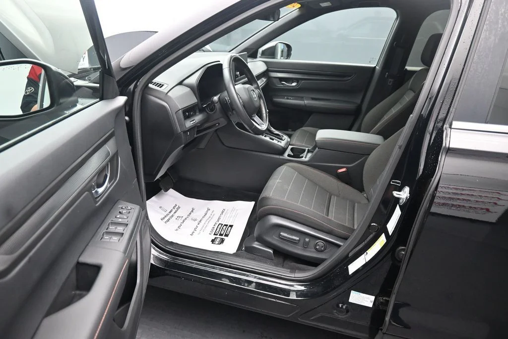 Used 2024  Honda Sport image 15
