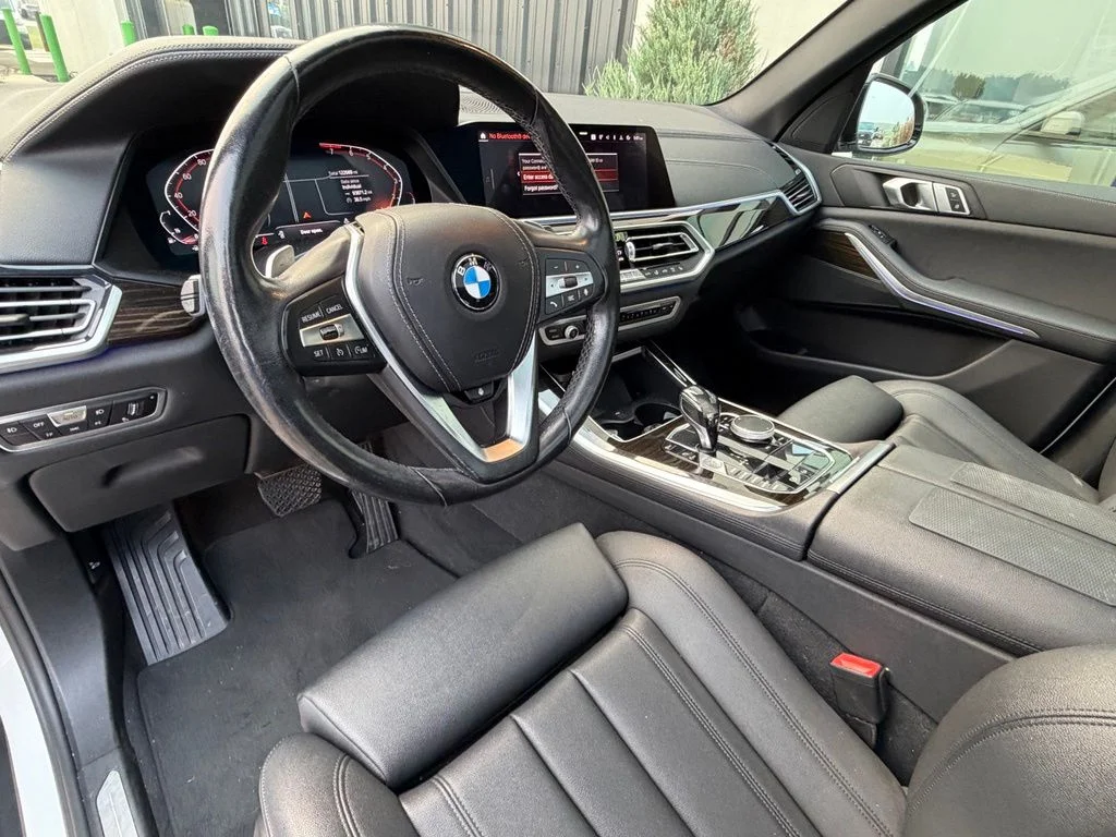 Used 2019 White BMW xDrive40i image 7