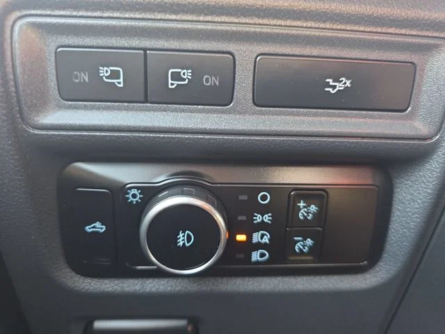 Used 2023 Black Ford XLT image 26