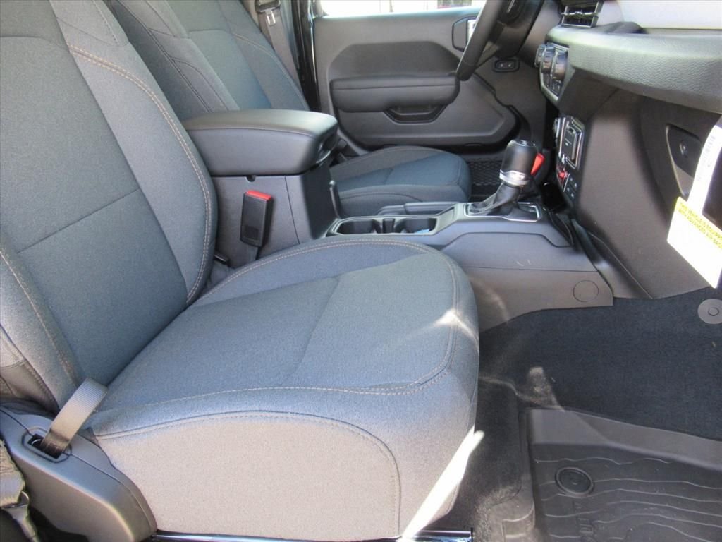 2026 Jeep Wrangler 2-Door Willys - Photo 10