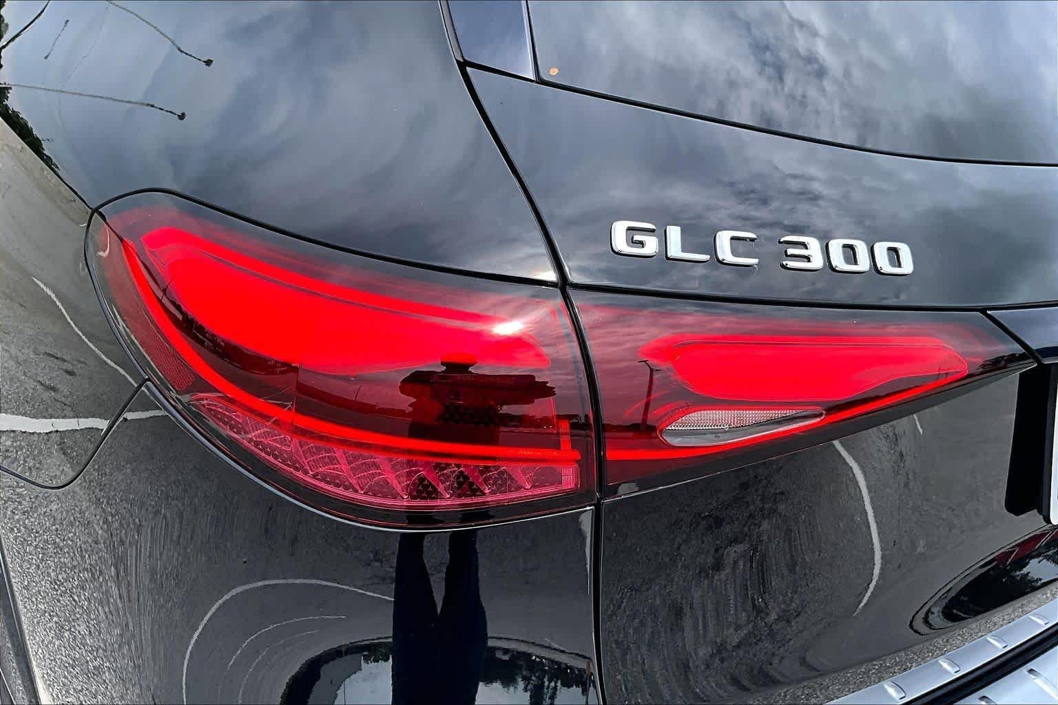 Used 2023 Black Mercedes-Benz GLC 300 image 29