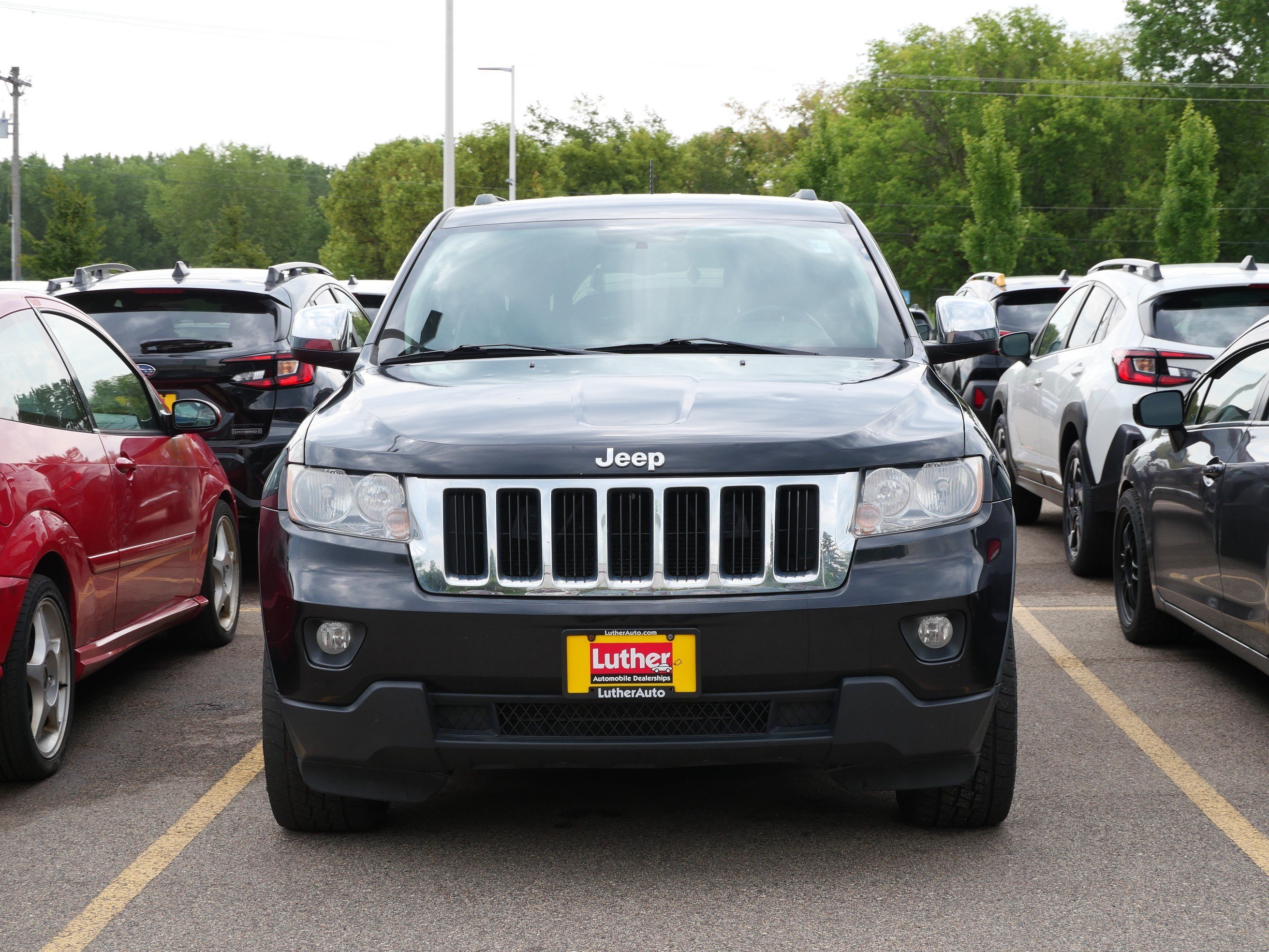Used 2011 Jeep Grand Cherokee Laredo with VIN 1J4RR4GT8BC522651 for sale in Saint Paul, MN