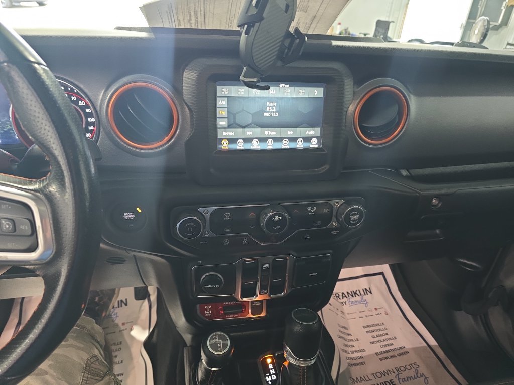 Used 2021 Gray Jeep Mojave image 19
