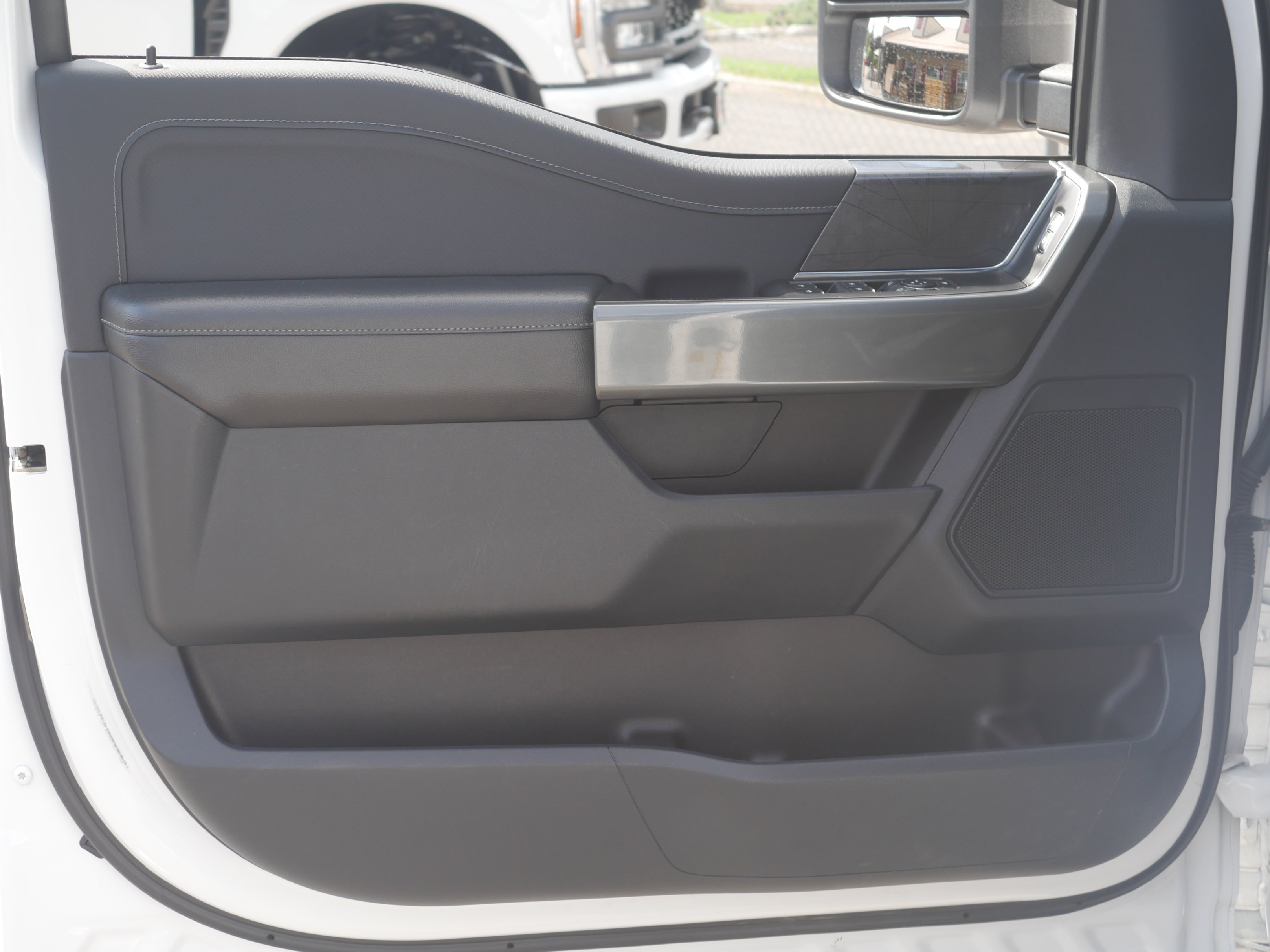 Used 2022 Oxford White Ford XLT image 35