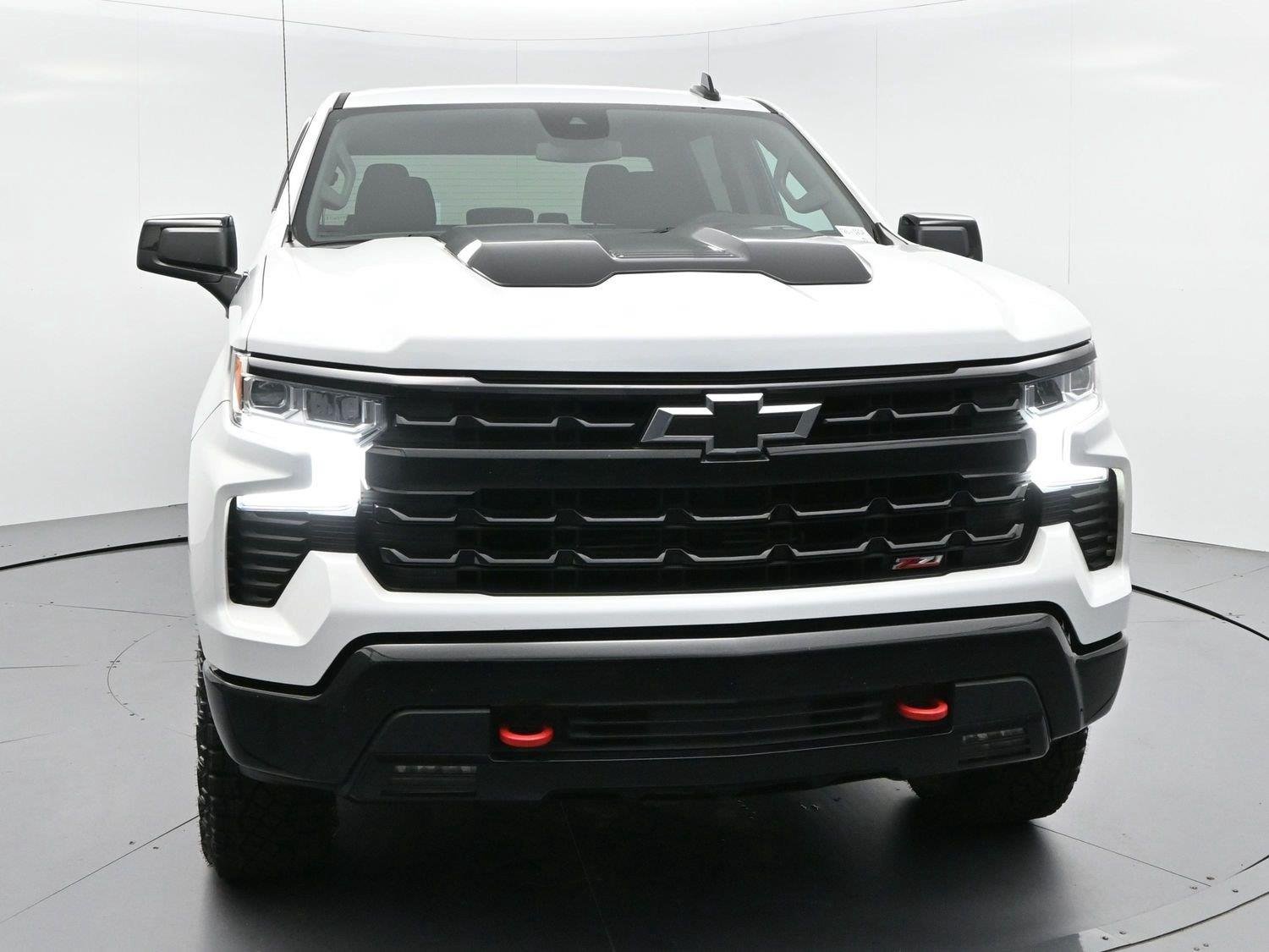 Used 2024 Summit White Chevrolet LT Trail Boss image 2