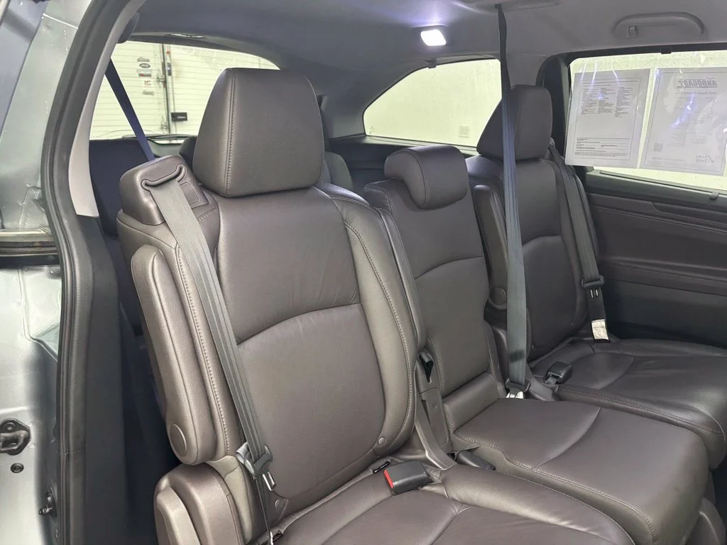 Used 2019 Silver Honda EX-L image 41