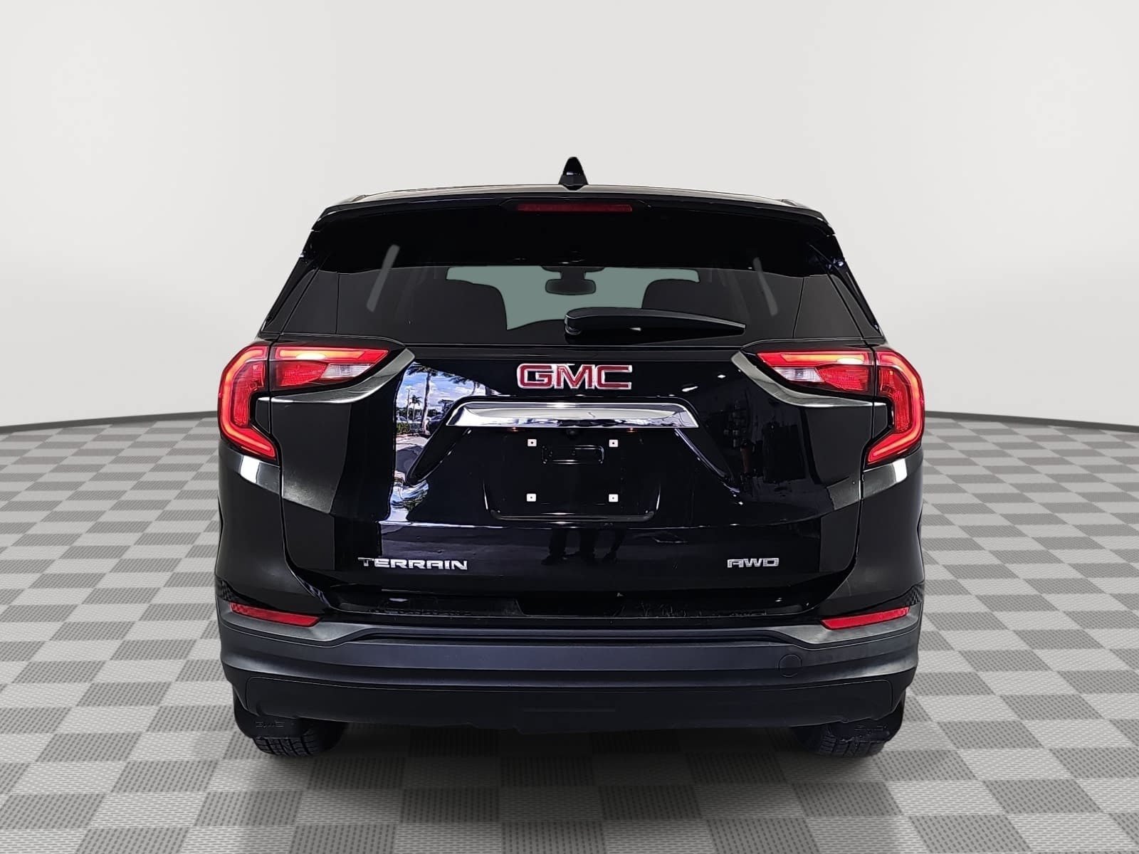 Used 2020 Black GMC SLE image 7