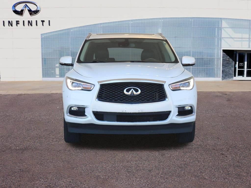 Used 2019 White INFINITI LUXE image 13