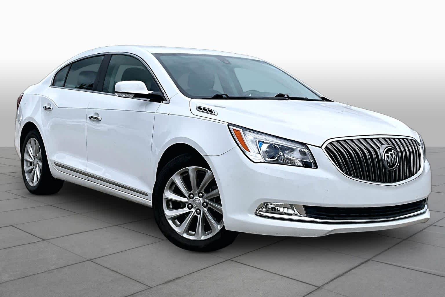 Pre-Owned 2015 Buick LaCrosse Leather