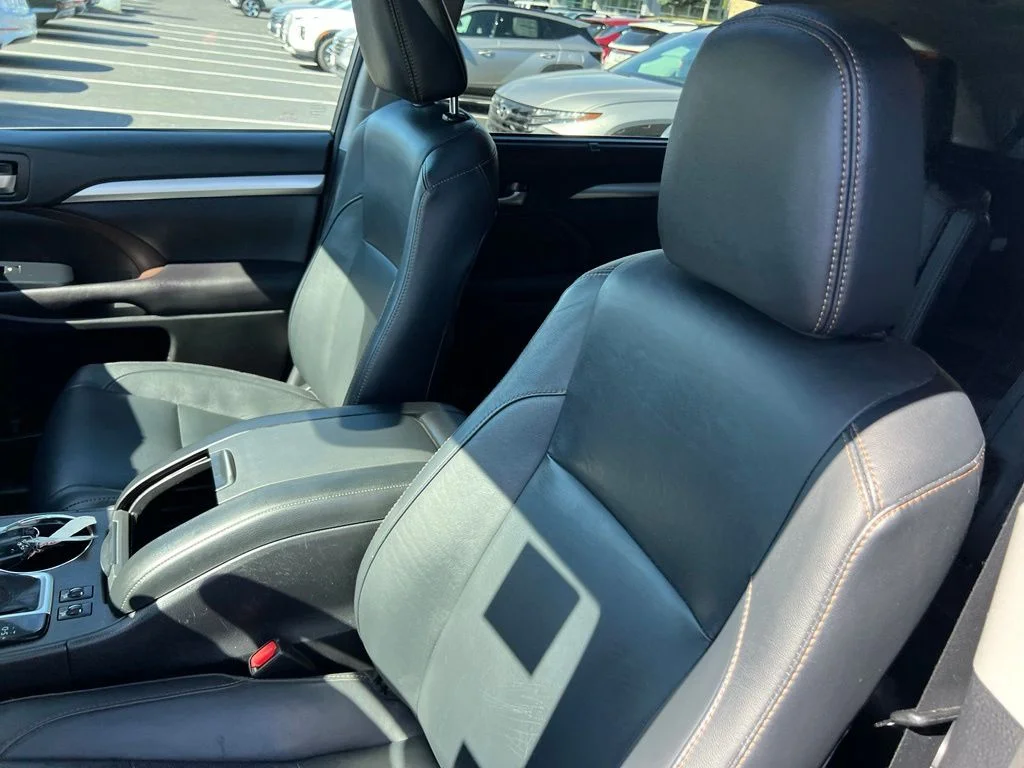 Used 2017 Predawn Gray Mica Toyota XLE image 13