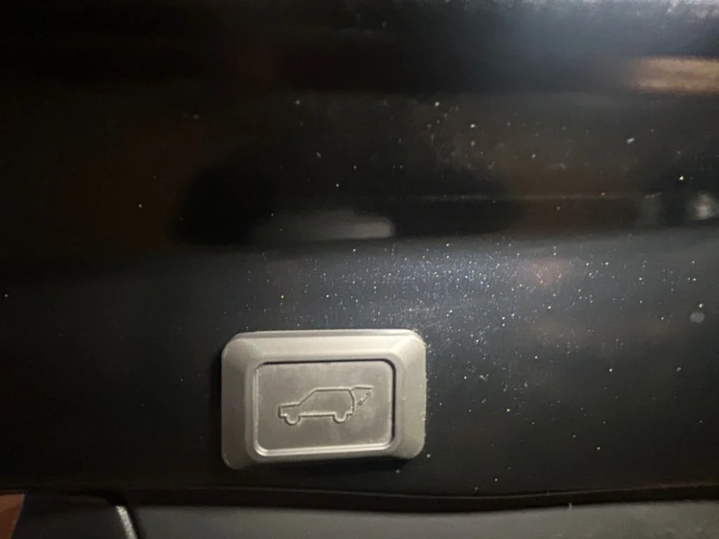 Used 2022 Midnight Black Toyota XLE Premium image 21