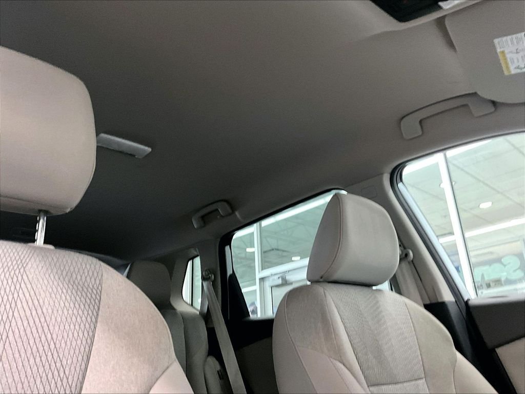 Used 2025 Everest White Pearl Nissan SV image 22