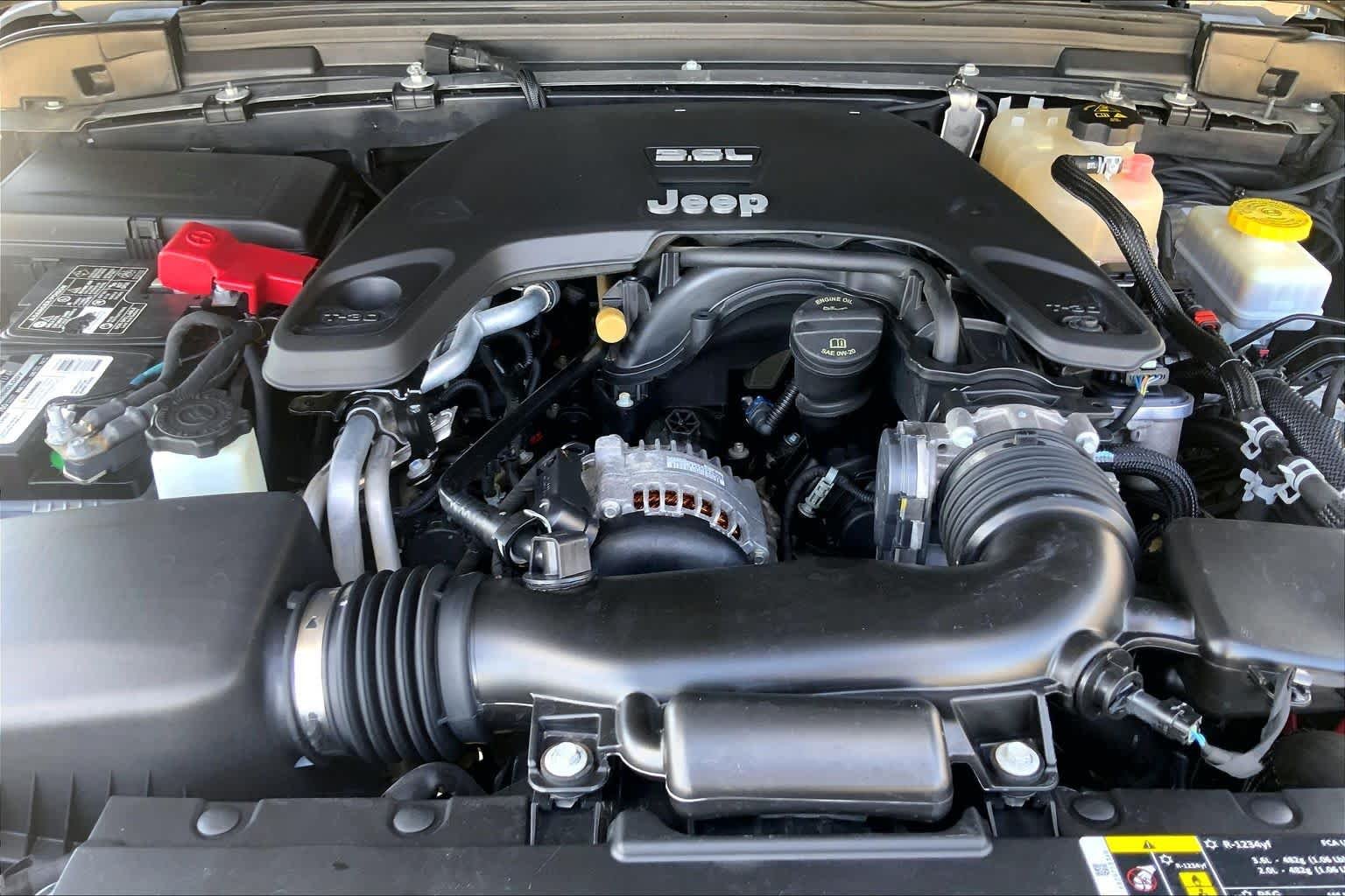 Used 2018 Sting-Gray Clearcoat Jeep Sport S image 29