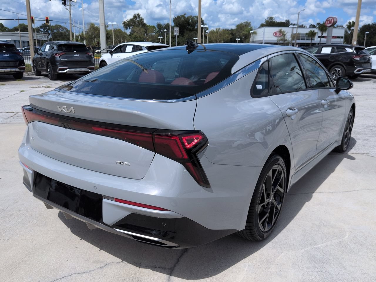 New 2027 Wolf Gray Kia GT-Line image 4