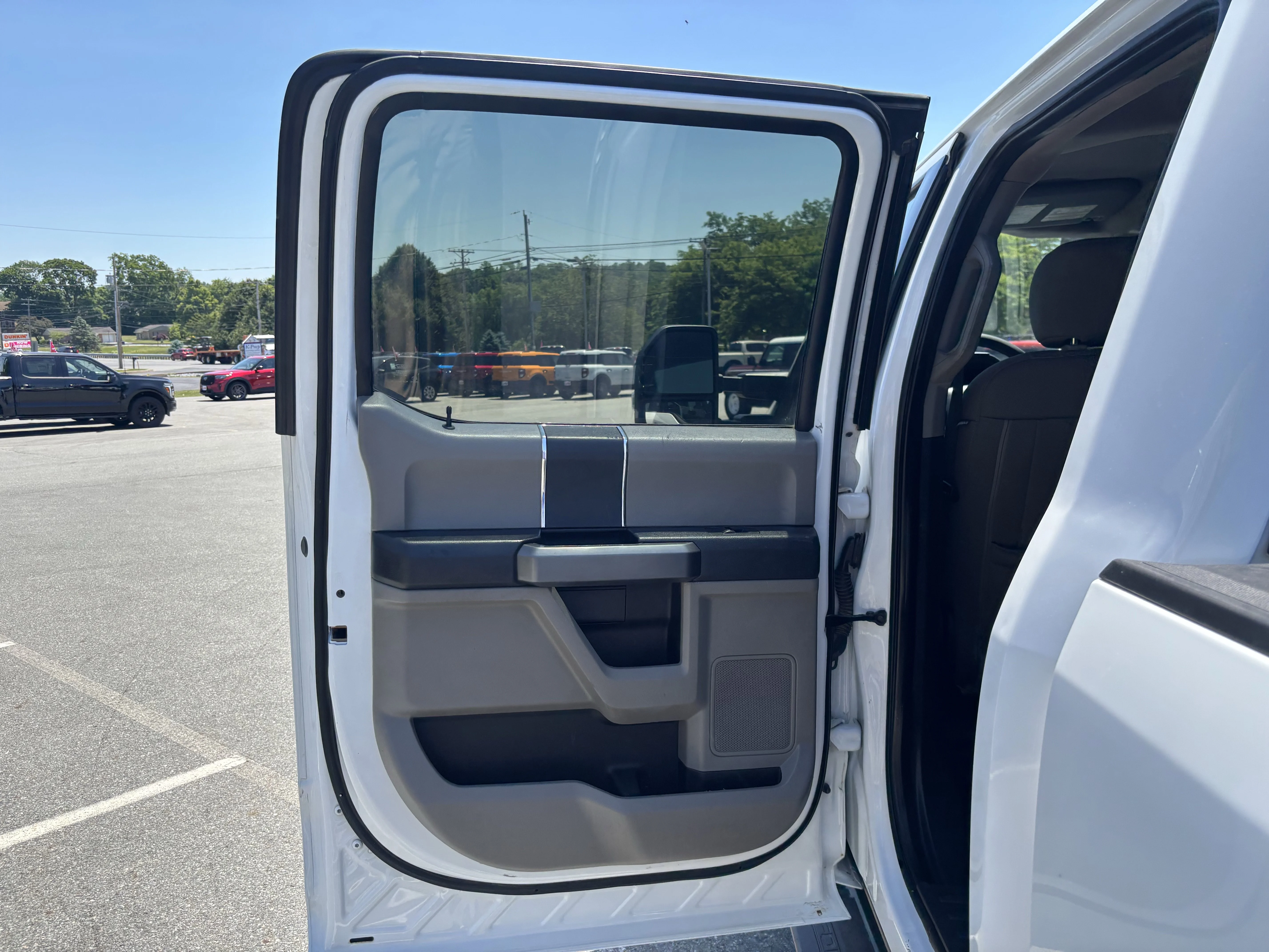Used 2022 Oxford White Ford XLT image 28