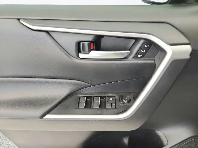 Used 2022 Magnetic Gray Metallic Toyota XLE Premium image 21