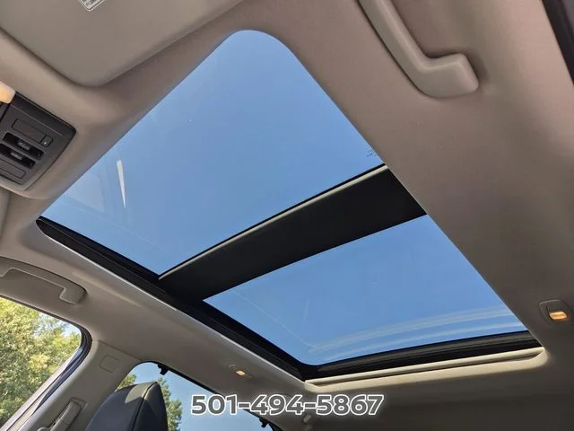 Used 2025 Gray Nissan SV image 17