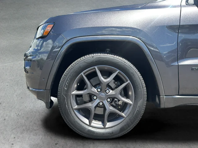 Used 2021 Gray Jeep Limited image 13