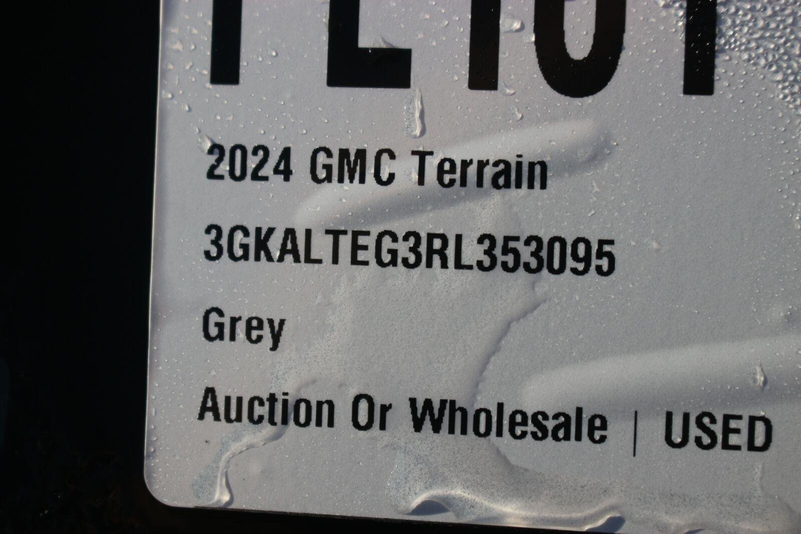Used 2024 Sterling Metallic GMC SLE image 41