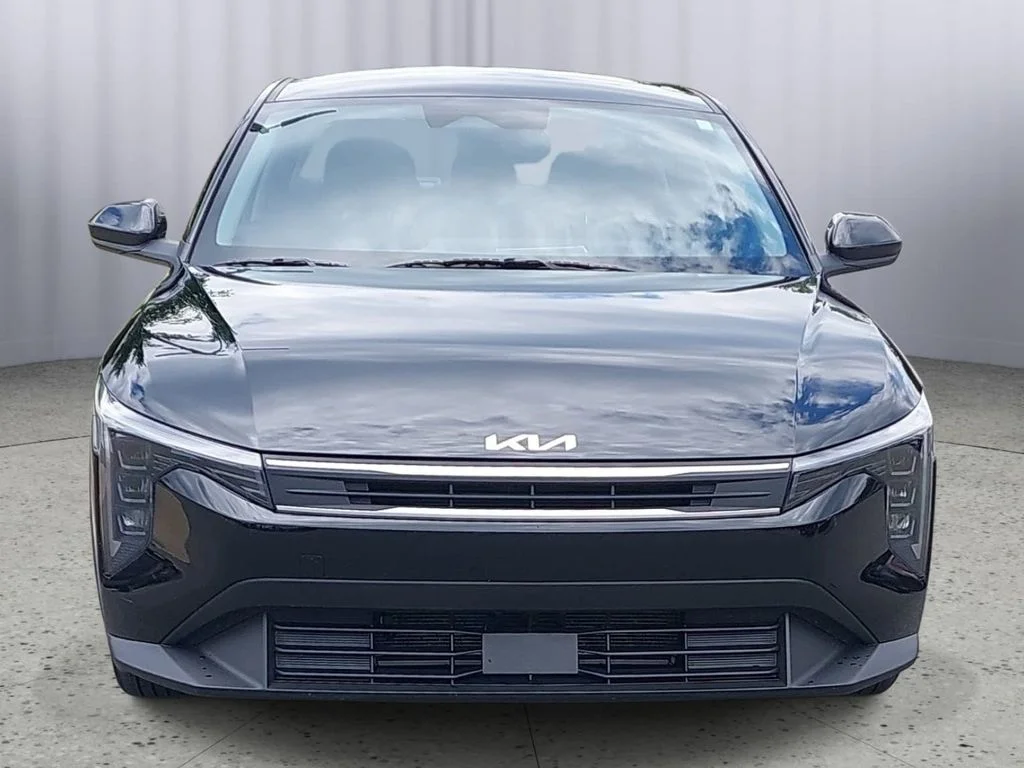 Used 2025 Black Kia LX image 8