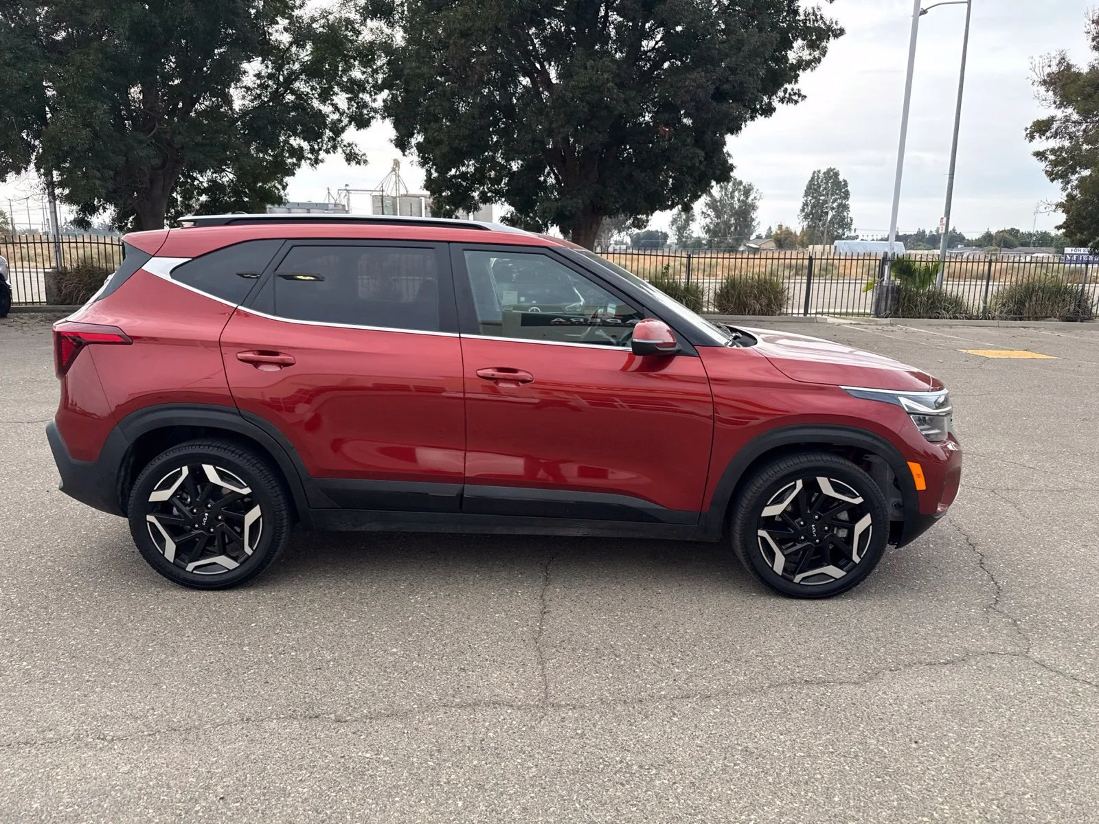 Used 2024 Brown Kia SX image 2