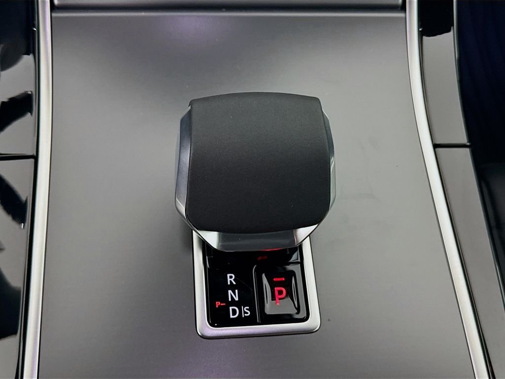 New 2025 Santorini Black Land Rover Dynamic image 16