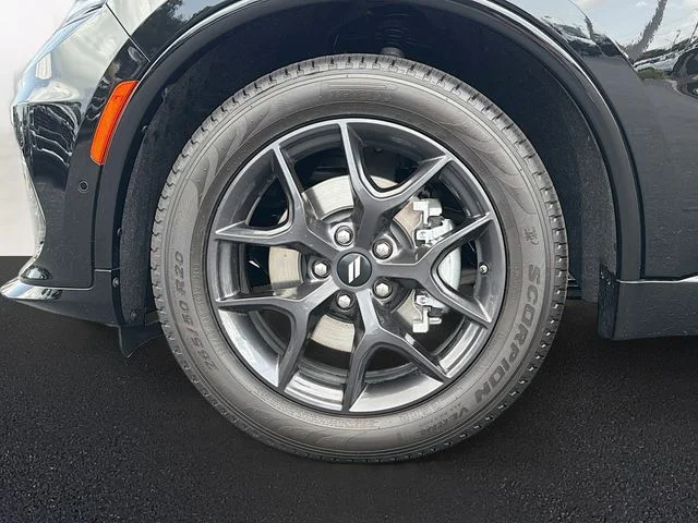 New 2026 Diamond Black Clear-Coat Exterior Paint Dodge GT Premium HEMI V8 image 33